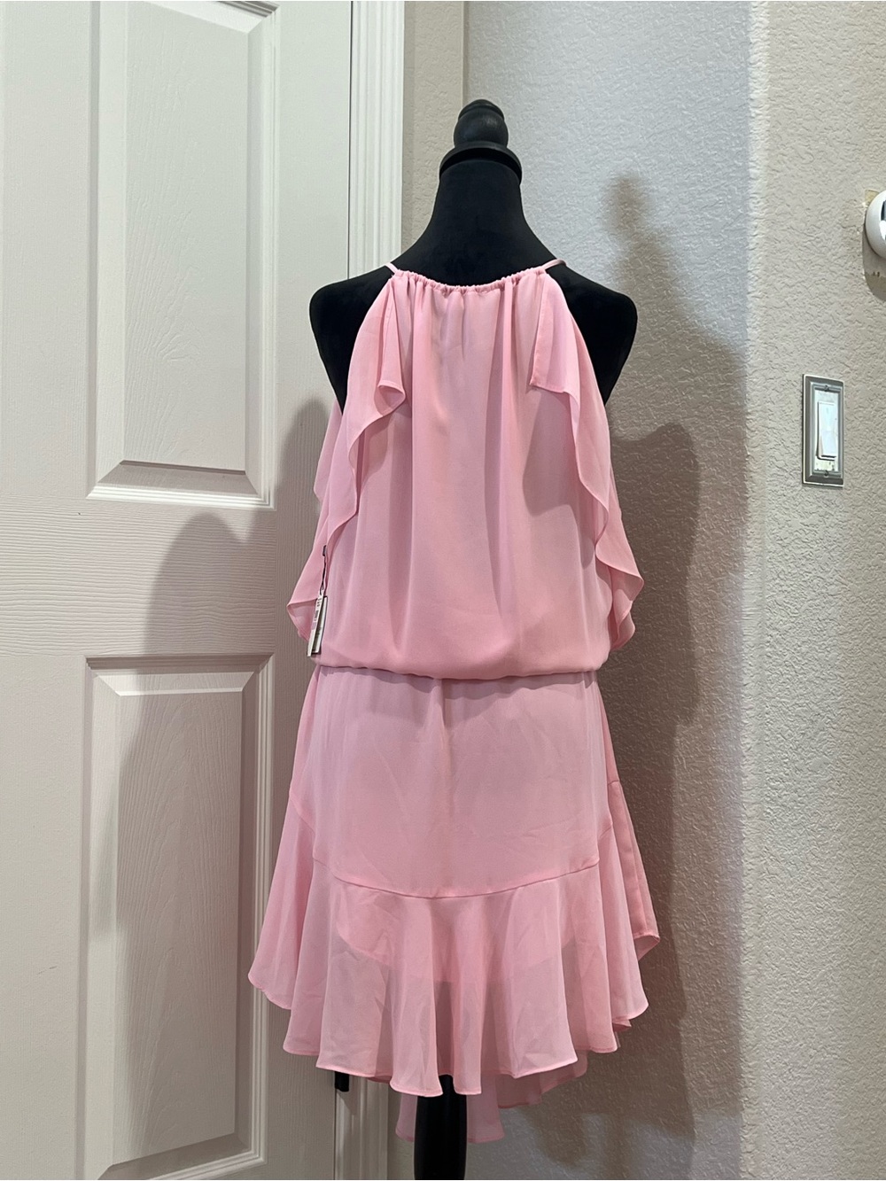 NWT Laundry by Shelli Segal Ruffle Dress in Pink Nectar size 6